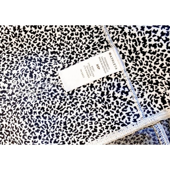 Athleta Black & White Leopard Print Mid Rise 2 Pocket Activewear Leggings XSP - Picture 9 of 9